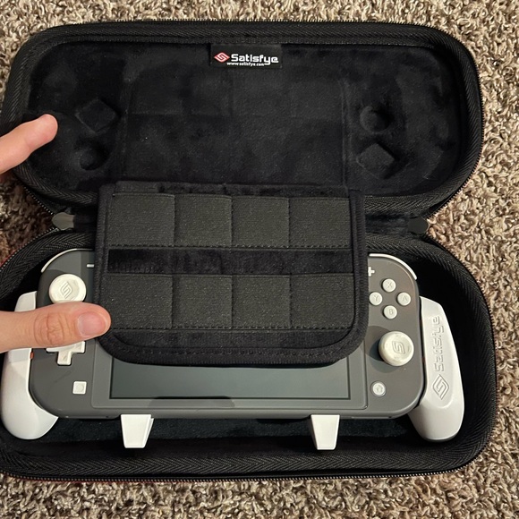 Nintendo Switch - Picture 4 of 4